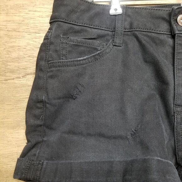 Arizona Jeans Shorts Womans Size 6 Black Distressed Low Rise - Picture 3 of 9